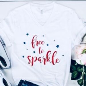 Women’s Free to Sparkle t-shirt 🎆